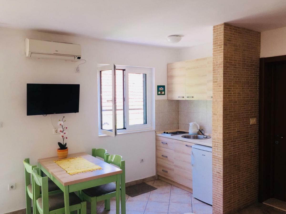 Apartments Milicevic แฮร์เซ็ก-โนวี ภายนอก รูปภาพ